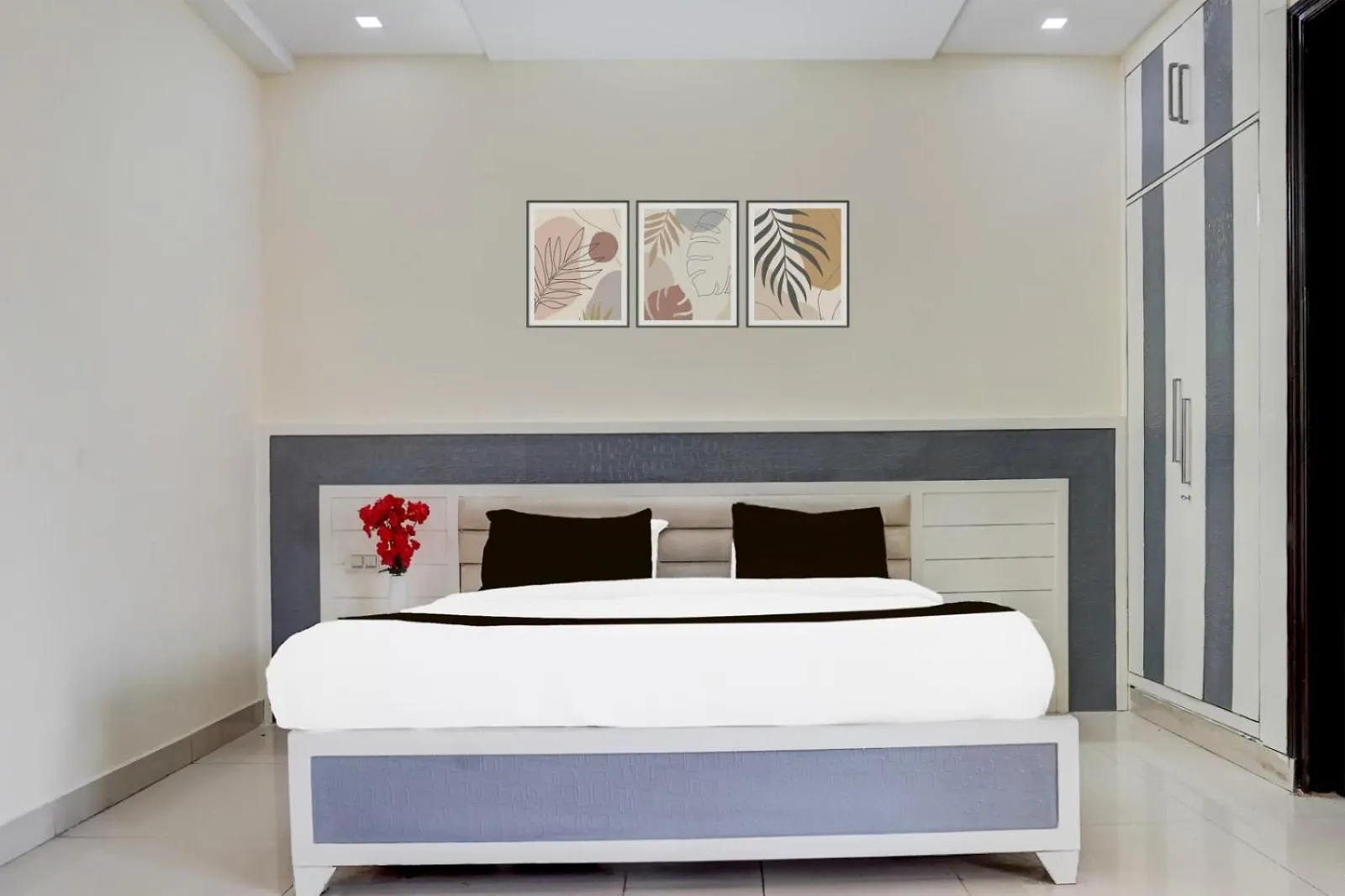 Hotel Sana New Delhi